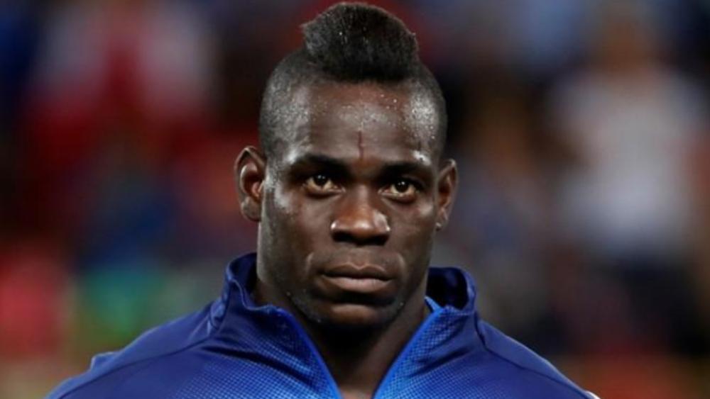 بعد استبعاده مجددًا، مانشيني يكشف موقفه من بالوتيلي