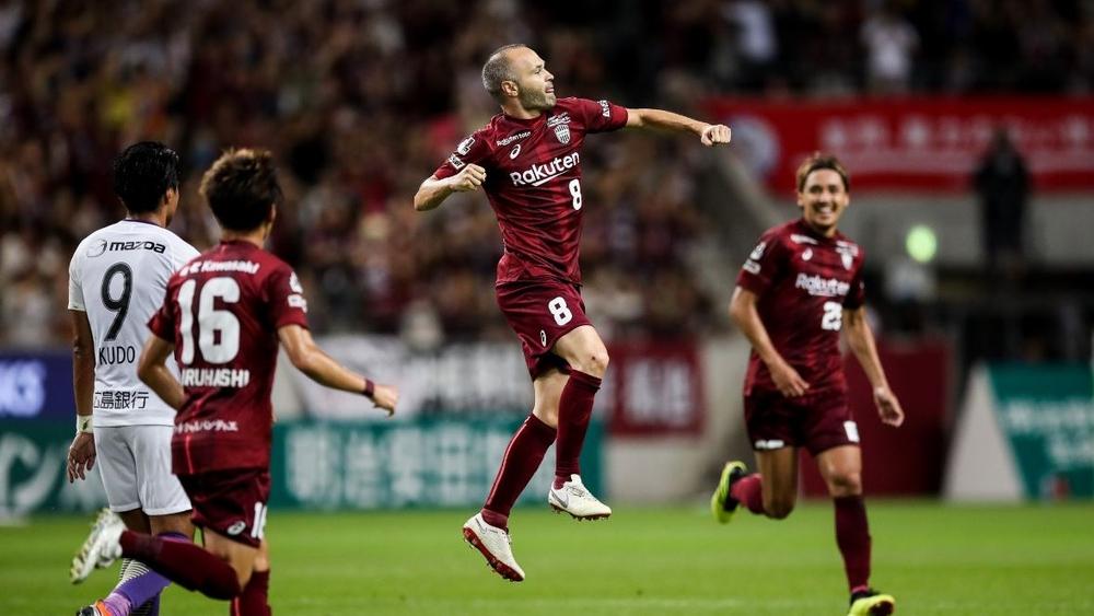 إيقاف لاعب لمدة شهر لتسريبه "غياب" إنييستا