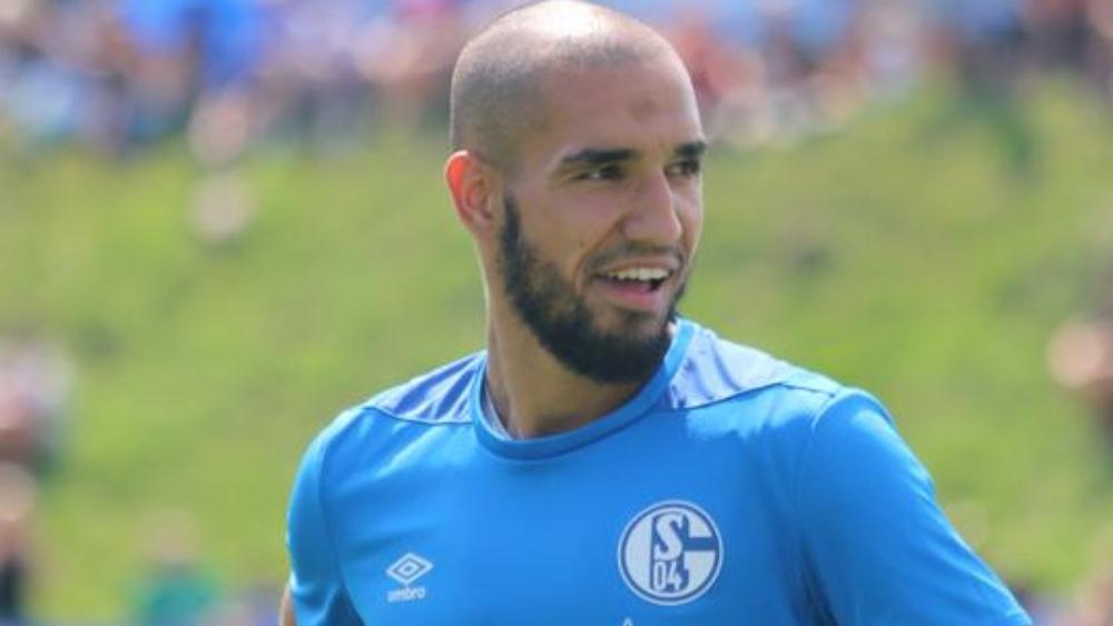 الجزائري بنطالب .. من مشاغب إلى مفتاح  لعب شالكه