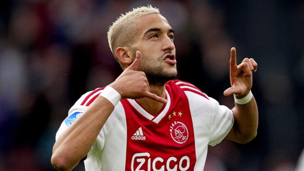 زياش يَشُدُّ إليه الأنظار .. وأياكس يبدأ المُساومة في سِعْرِهِ