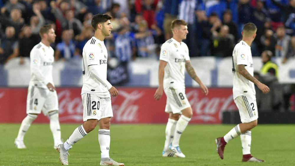 "الليغا": برشلونة وريال مدريد للهروب من الأزمة