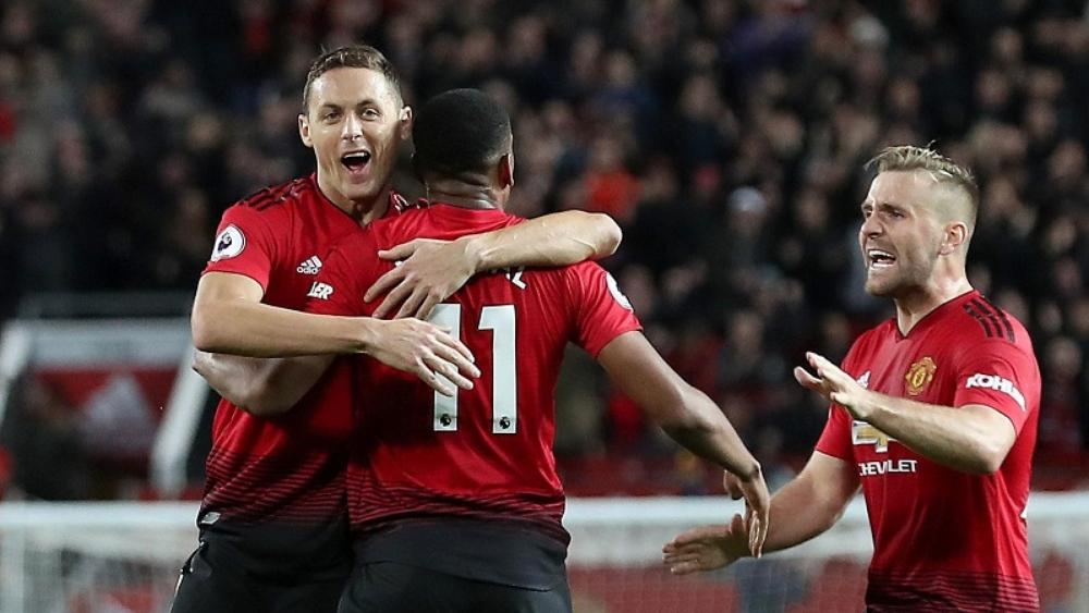 تقارير تؤكد أن لاعب مان يونايتد مدد عقده