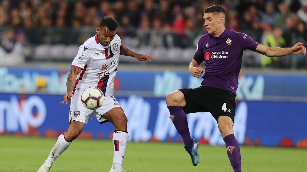 كالياري يفرض التعادل على فيورنتينا بهدف لمثله