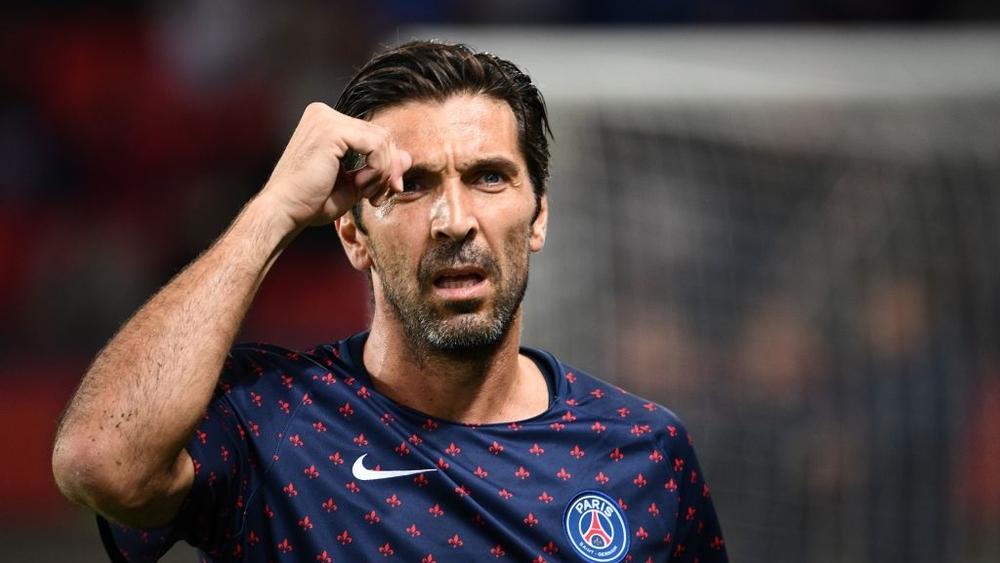 بوفون يستبعد تير شتيجن، ويختار أفضل ثلاثة حراس في العالم