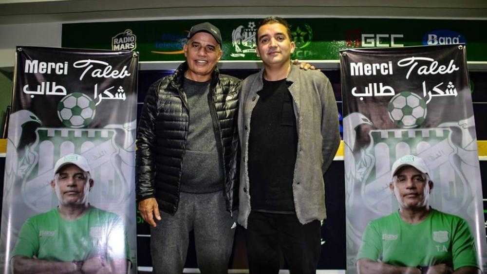 إدارة الدفاع الجديدي تودع المدرب عبد الرحيم طاليب بـ"طريقة خاصة"