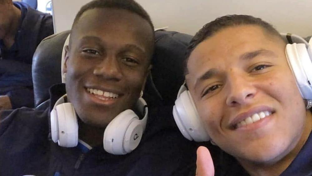 مدرب شالكه04 يُعلن قراره بشأن وضعية منديل وحاريت