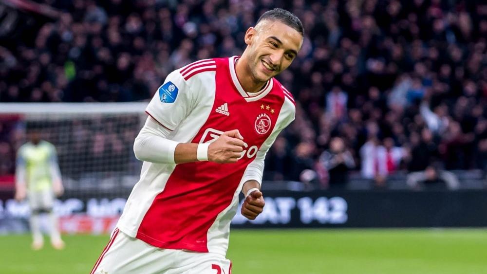 زياش يُراكم الاعترافات .. نجم هولندي سابق مأخوذ بتطور اللاعب المغربي