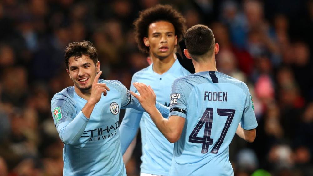 جوارديولا مُهدد بفقدان جيل ذهبي، كان سيعوضه حقبة برشلونة