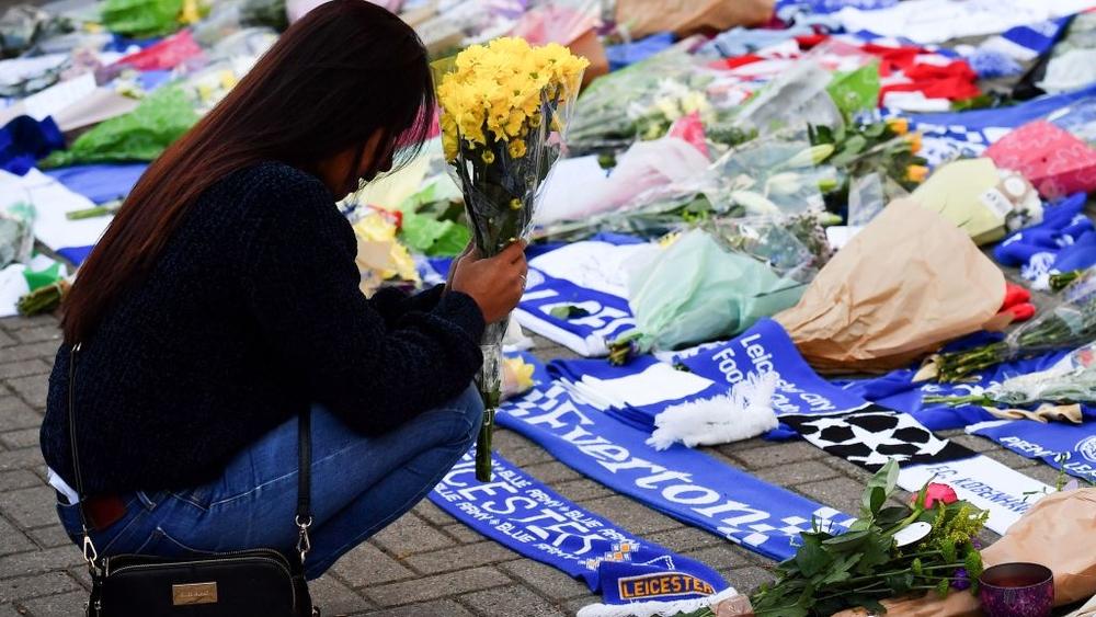 ليستر يرتدي قميصًا خاصًا لتكريم "فيتشاي" ضد بيرنلي