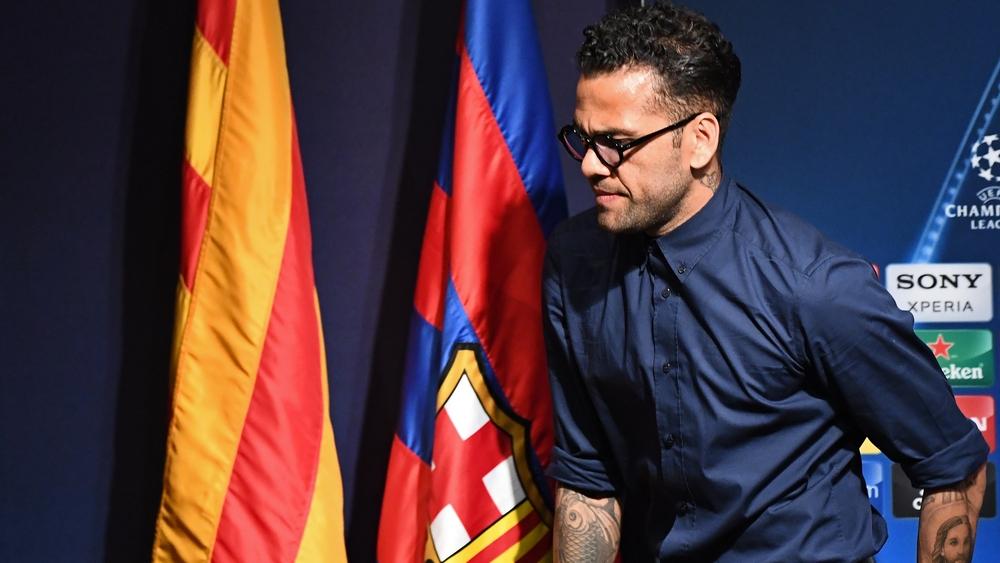 ألفيس: كنت على وشك الانتقال إلى تشيلسي قبل برشلونة