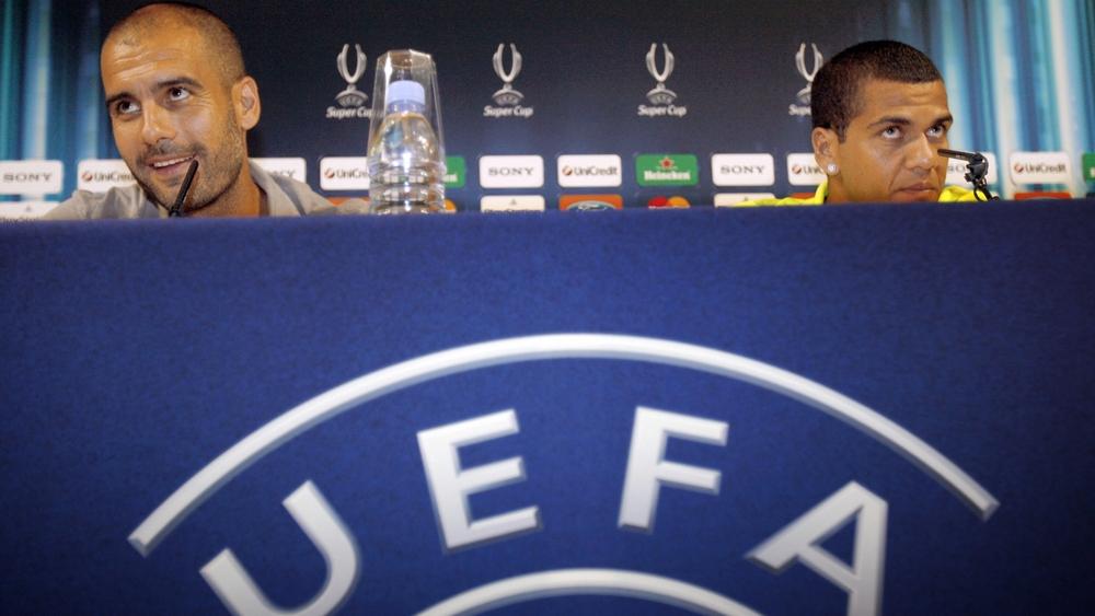 ألفيس: كرة جوارديولا أفضل من ممارسة الجنس، وجوارديولا يرد