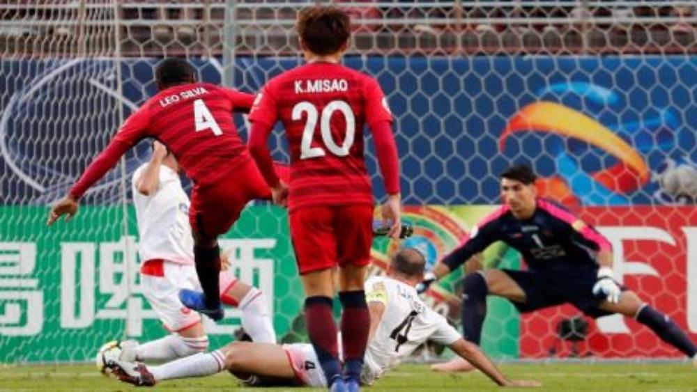 حافلة كاشيما الياباني تتعرض للاعتداء في طهران قبل نهائي أبطال آسيا