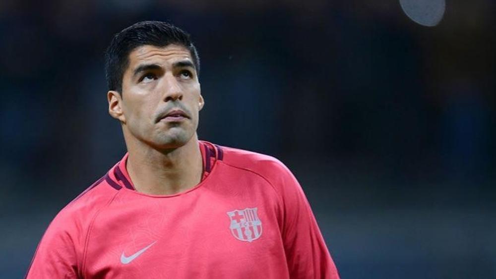 سواريز ينتقد أرضية ملعب "سنتيناريو"