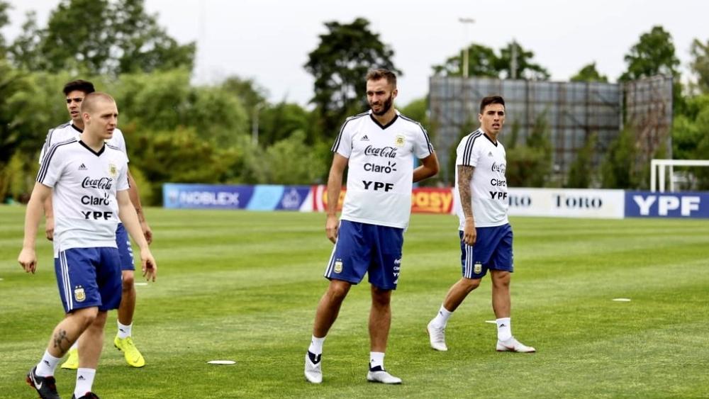 المنتخب الأرجنتيني يفقد 3 لاعبين أمام المكسيك