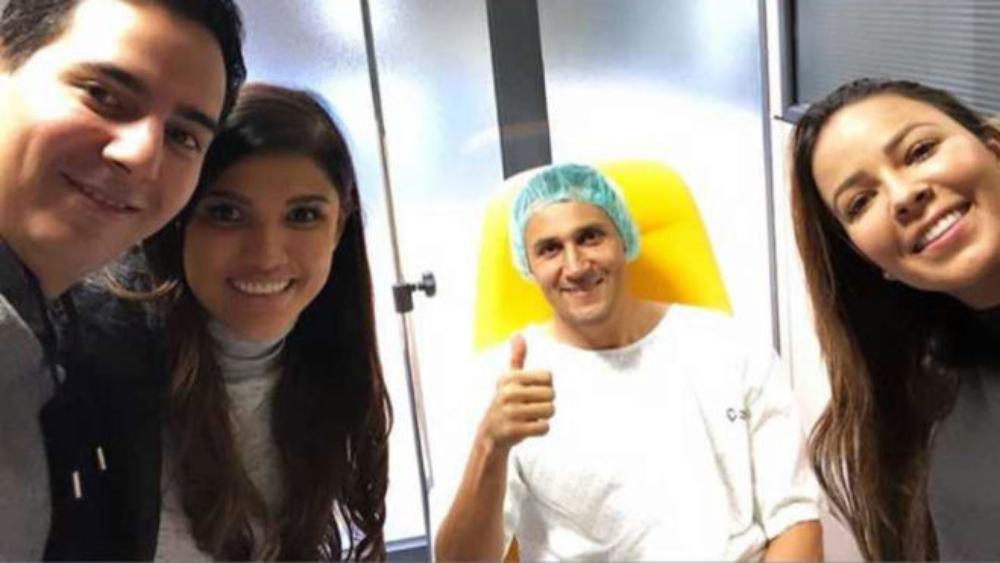 نافاس يستغل التوقف الدولي لعلاج ركبته