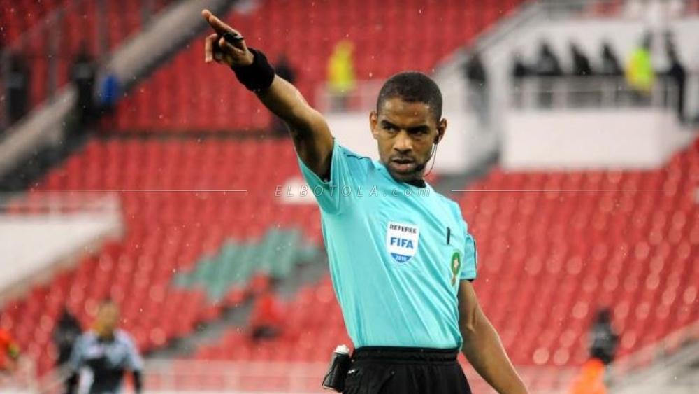 الطاقم التقني وجماهير "الواف" يهاجمون الحكم الكزاز