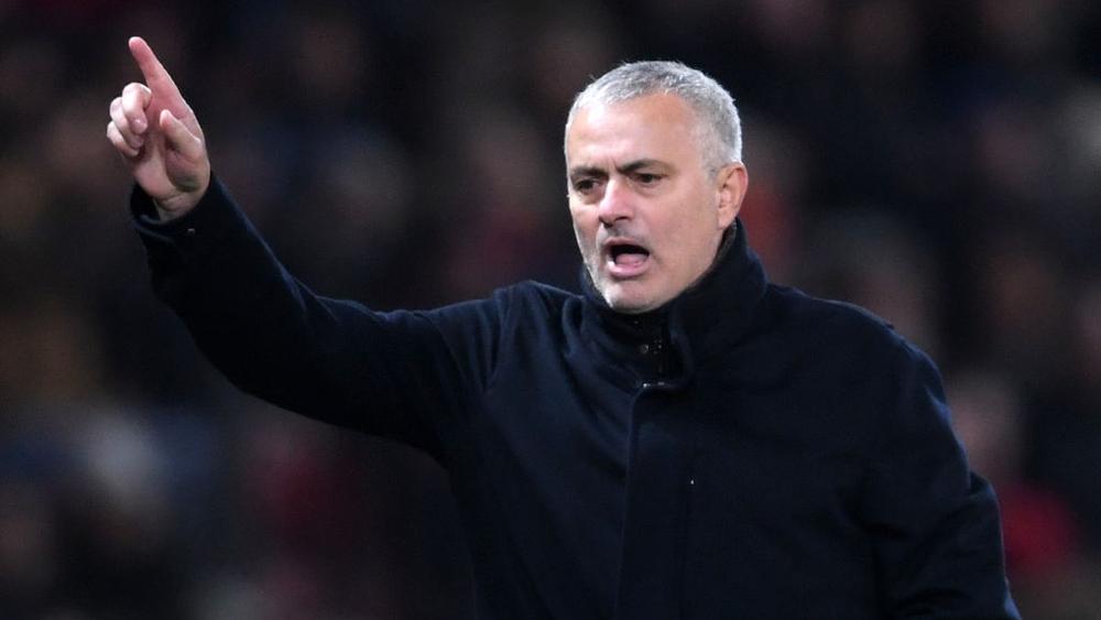 مورينيو يتحجج بـ"القلب" لتبرير التعادل ضد كريستال بالاس