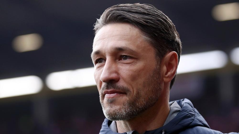 مدير الكرة في إينتراخت يدافع عن مدرب البايرن