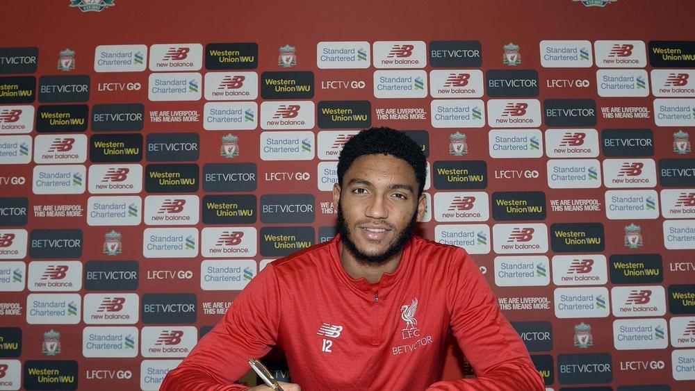 رسميًا | ليفربول يُحافظ على مدافعه بعقد جديد