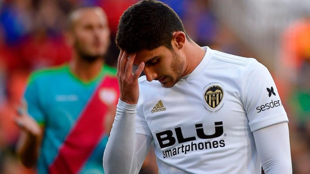 رسميا: فالنسيا يعلن غياب نجمه غيديش لمدة طويلة