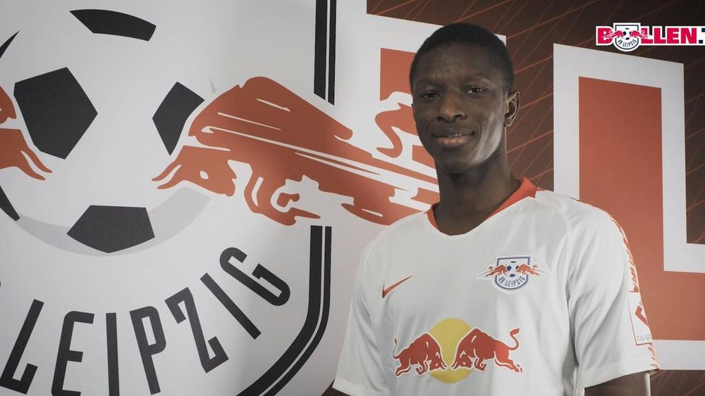 لايبزيج يعلن عن تعاقده مع لاعب مصاب