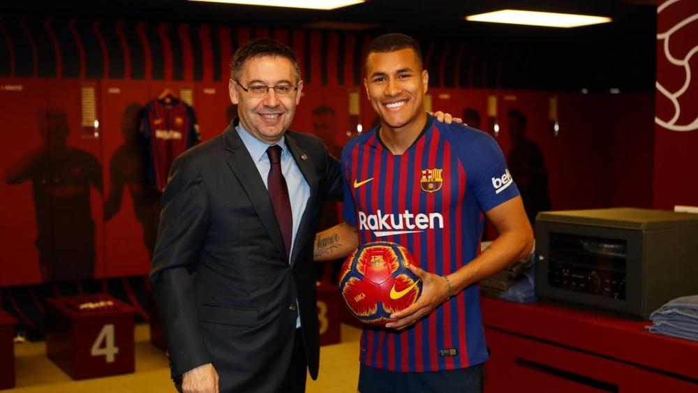 مورييو: "أتمنى البقاء لمدة أطول في برشلونة... هذا رأيي في ميسي"