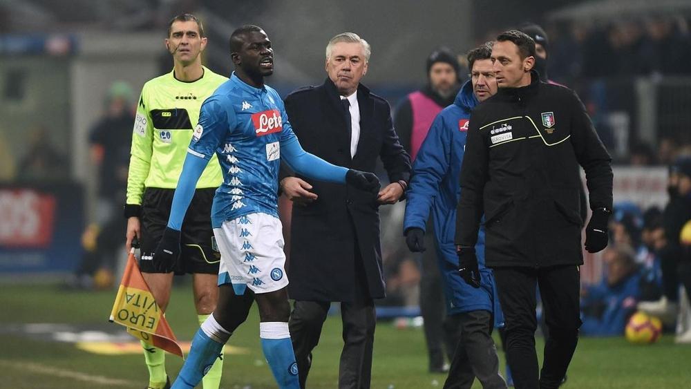 رئيس الوزراء الإيطالي يؤيد توقفا مرحليا بعد أحداث إنتر-نابولي