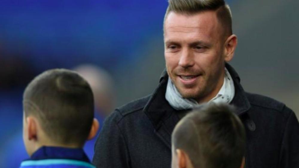 بيلامي يتنحى عن منصبه في كارديف بسبب مزاعم الإساءة إلى لاعب