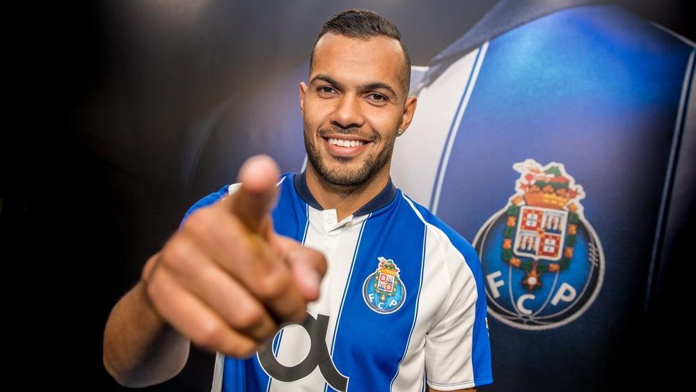 رسميا: بورتو يعزز خطه الأمامي بمهاجم برازيلي