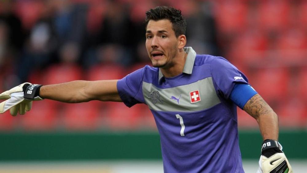حارس دورتموند يُعلِّق مسيرته الدولية مع منتخب سويسرا