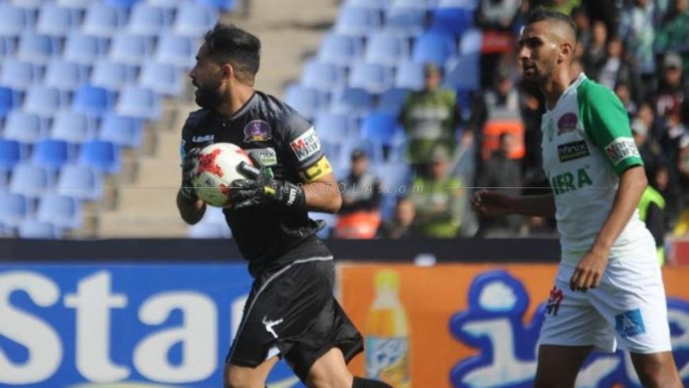 الجامعة تقرر توقيف حارس الرجاء الزنيتي لـ3 مباريات