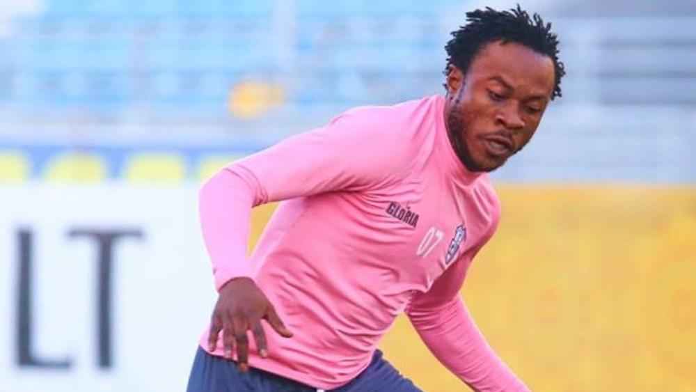 "موكوكو" و حسني يغيبان عن مواجهة الزمالك وإدارة طنجة تتوصل بـ"ورقة الخروج الدولية" للكونغولي