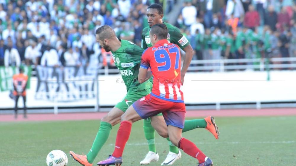 إدارة الرجاء عينها على تأجيل مواجهة تطوان وغاريدو يردد: "إنه أمر مستحيل!"