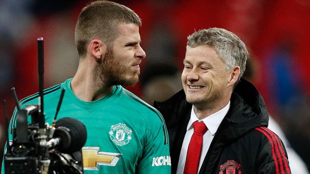 رسميًا | سولسكاير يحطم رقم الأسطورة مات باسبي