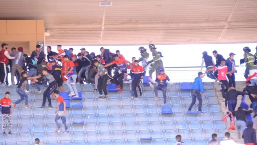 بالصور: شغب جماهير أولمبيك أسفي في ملعب مراكش الكبير