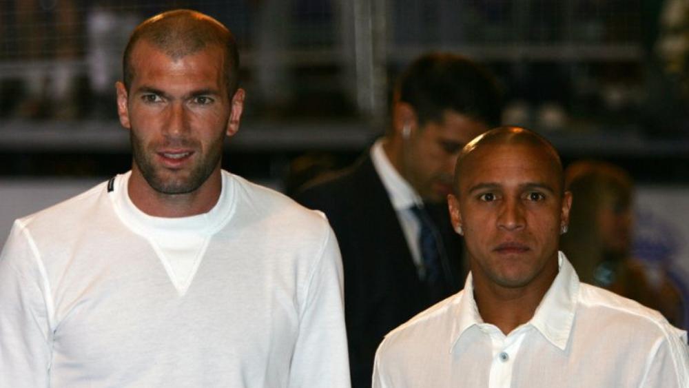 روبرتو كارلوس: كنت أقول لزيدان أنت جزائري بمهارة برازيلية