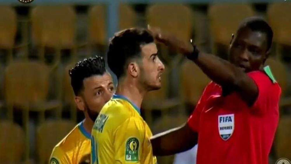 إيقاف مباراة الإفريقي والإسماعيلي بسبب شغب الجماهير