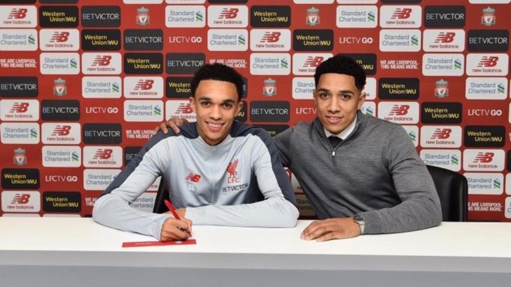 رسميًا | ليفربول يواصل حملة التجديدات، ويُحصن موهبته