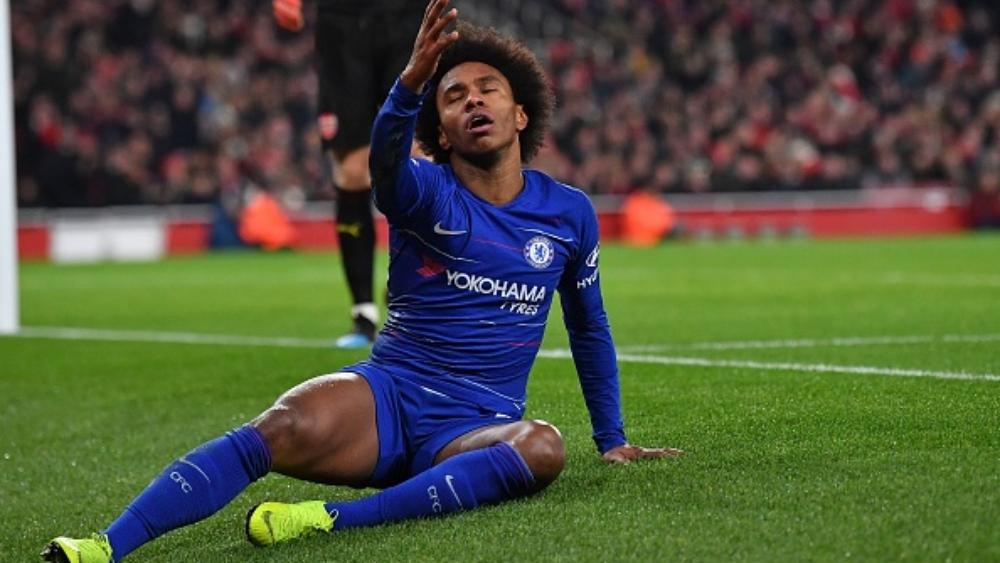 كلمتين وبس | هل يشاهد أي شخص في برشلونة مباريات تشيلسي؟!!