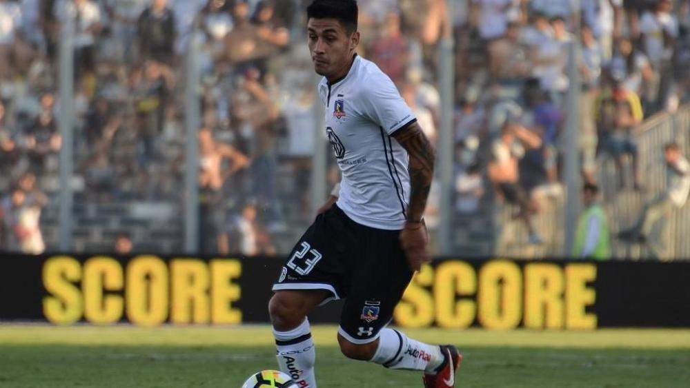 أهلي جدة يتعاقد مع التشيلي كلاوديو بايزا