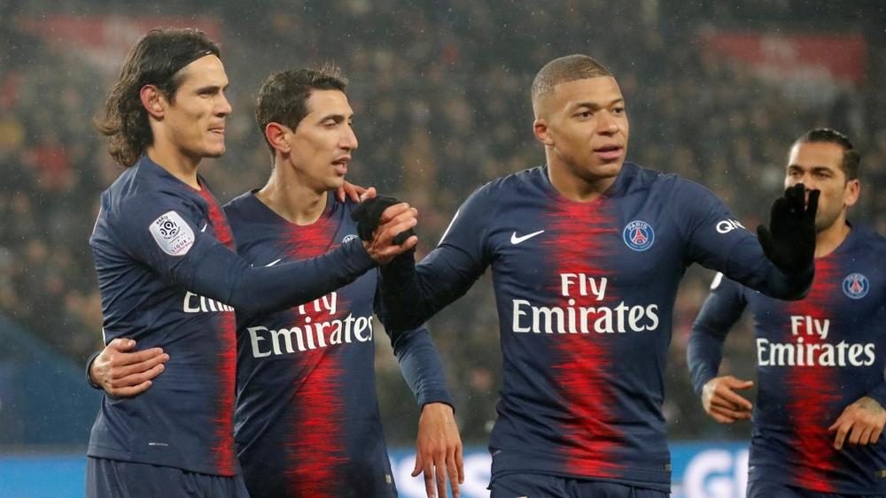 تغريم باريس سان جرمان 100 ألف يورو بتهمة العنصرية