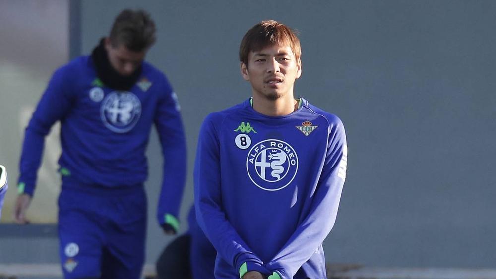 رسميا: الياباني إينوي من ريال بيتيس إلى ديبورتيفو ألافيس