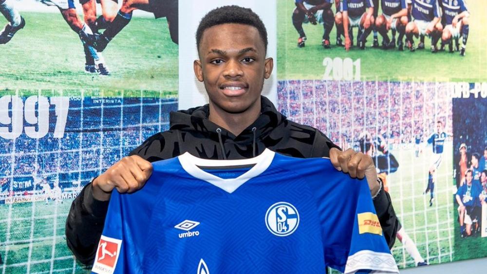 ماتوندو لاعب مانشستر سيتي الشاب ينتقل إلى شالكه