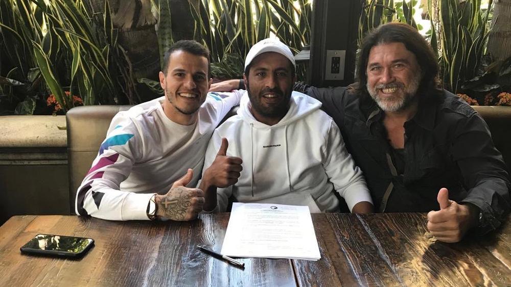 الهلال السعودي يتعاقد مع الإيطالي جيوفينكو