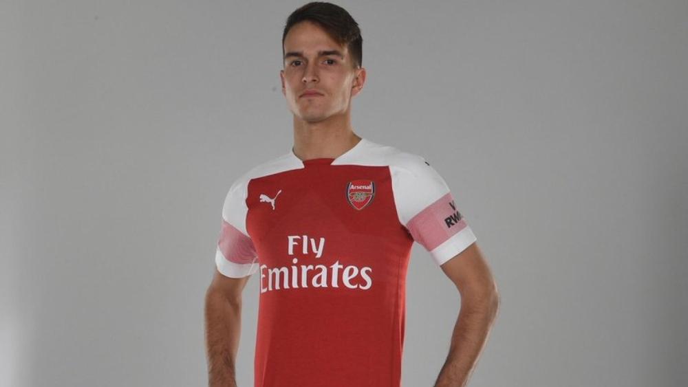 رسميًا | دينيس سواريز لاعبًا لآرسنال، والكشف عن رقمه