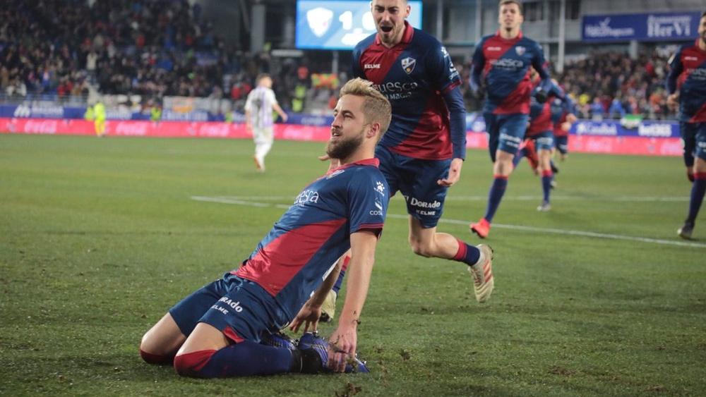 هويسكا يكتسح ضيفه بلد الوليد برباعية نظيفة