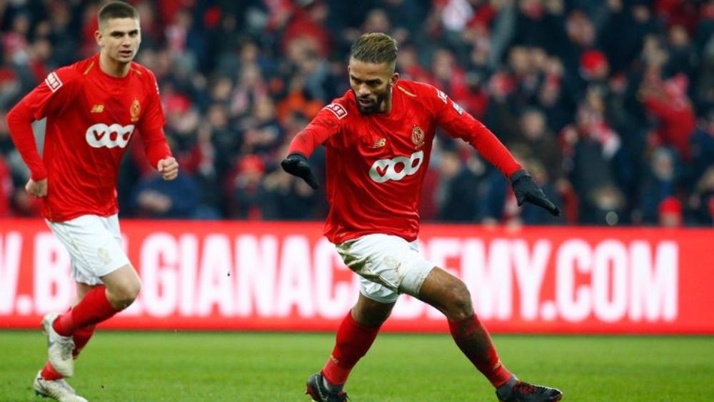 كارسيلا يُعانق الشِّباك والحكم يمنعه من الاحتفال