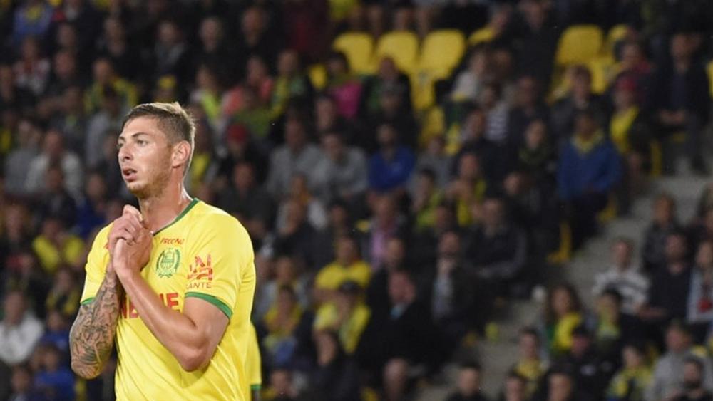 نانت يحجب الرقم "9" تكريماً للأرجنتيني سالا