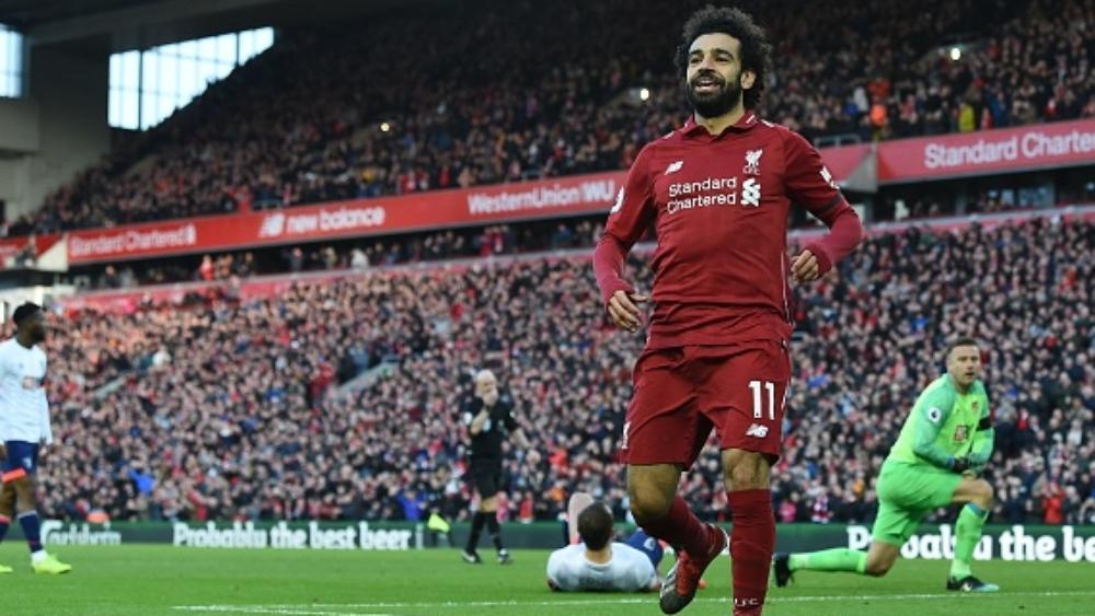 صلاح يلحق بجيرارد وسواريز في قائمة تاريخية