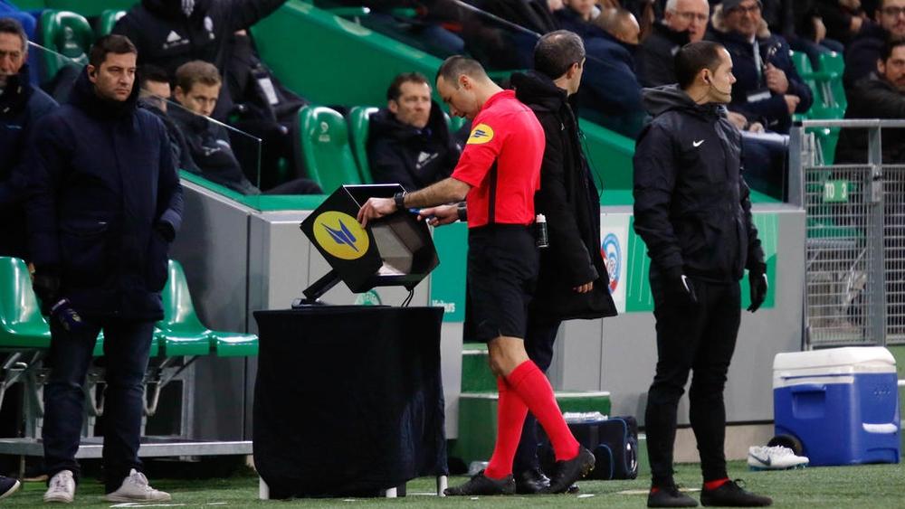 إشادة أوروبية باستخدام الـ"VAR" في دوري الأبطال